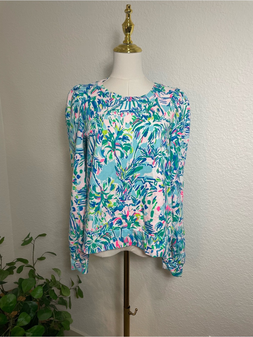 Lilly Pulitzer Tropical Print Long Sleeve Pullover Top Size M